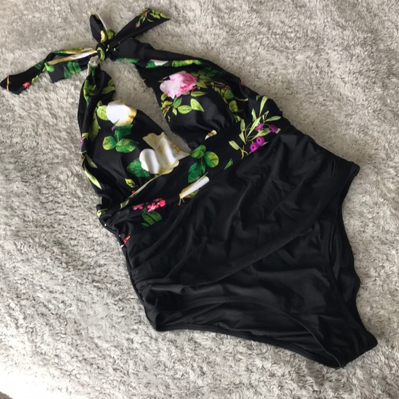 NWT Cupshe Halter One Piece Swimsuit - Picture 3 of 9